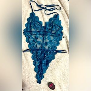 New Beautiful Deep Teal Lace Halter